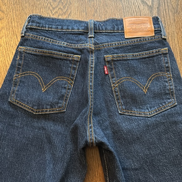 Levi’s Wedgie Straight Leg Dark Wash Jeans - Picture 9 of 9